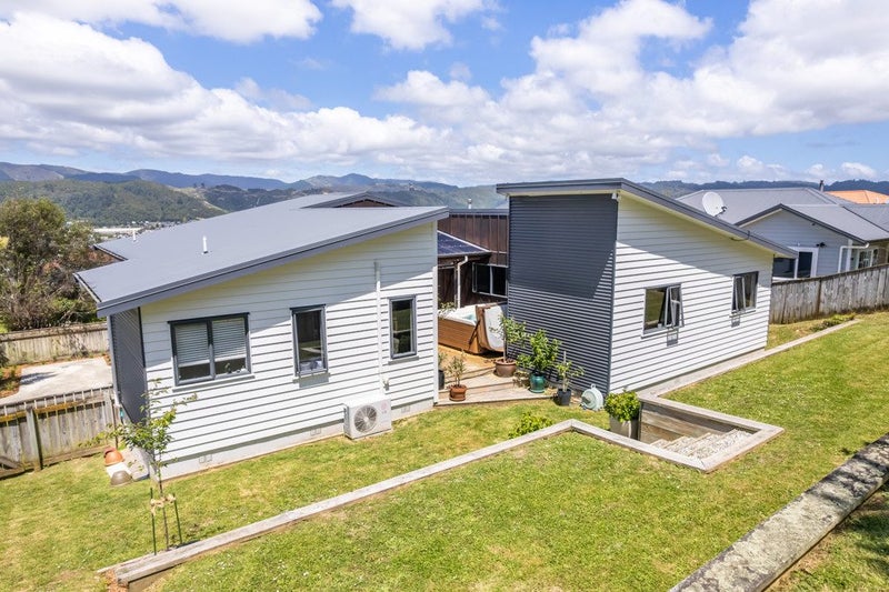 22 Birkinshaw Grove, Riverstone Terraces, Upper Hutt - Carousel 1