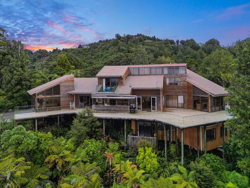 922 West Coast Road, Waiatarua, Auckland - Carousel 2