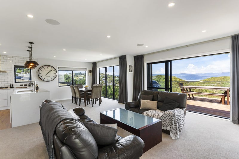 32 Epic Way, Newlands, Wellington - Carousel 2
