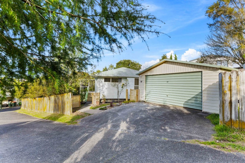 227 Glengarry Road, Glen Eden, Auckland - Carousel 1