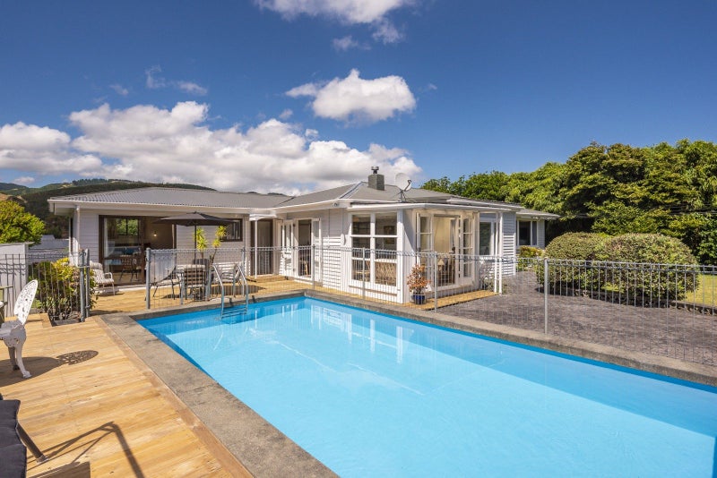 138 Arawhata Road, Paraparaumu, Paraparaumu - Carousel 1