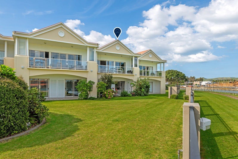 20/100 Customhouse Street, Gisborne, Gisborne - Carousel 2