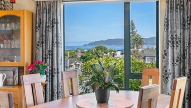 11 Webber Street, Paraparaumu Beach, Paraparaumu - Carousel 1