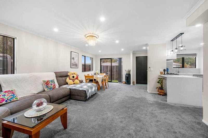 4B Romney Place, Manurewa, Auckland - Carousel 1