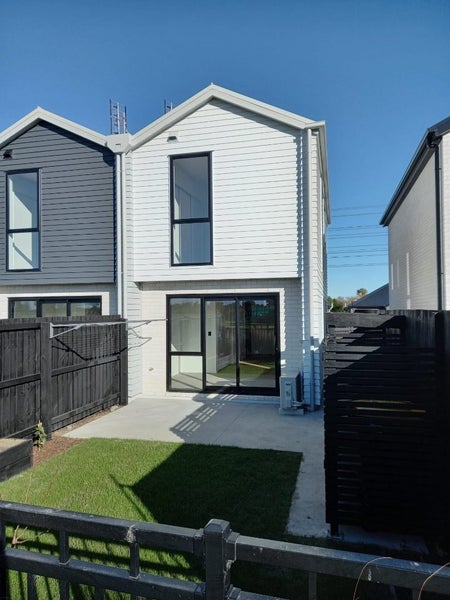 18 Piripiri Place, Broomfield, Christchurch - Carousel 2