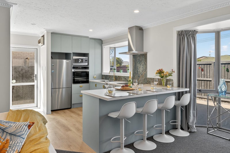 1/320A Estuary Road, South New Brighton, Christchurch - Carousel 1