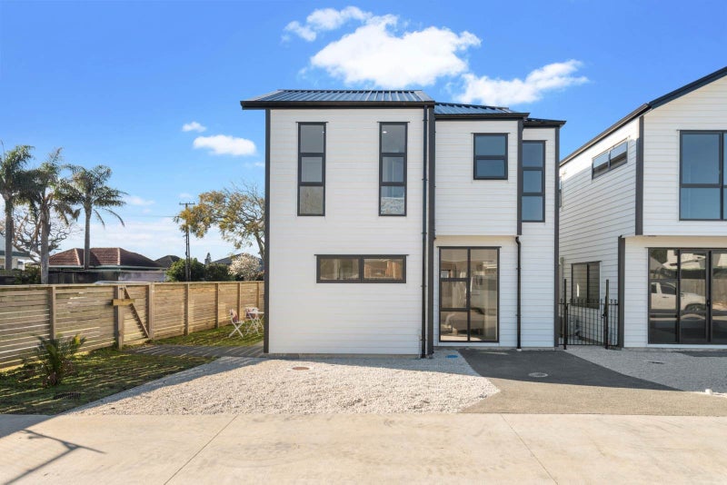 1/13 Kimpton Road, Papatoetoe, Auckland - Carousel 1