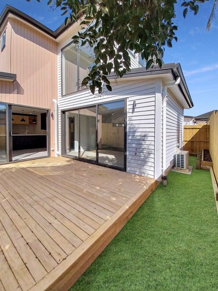 10/116 Colwill Road, Massey, Auckland - Carousel 2