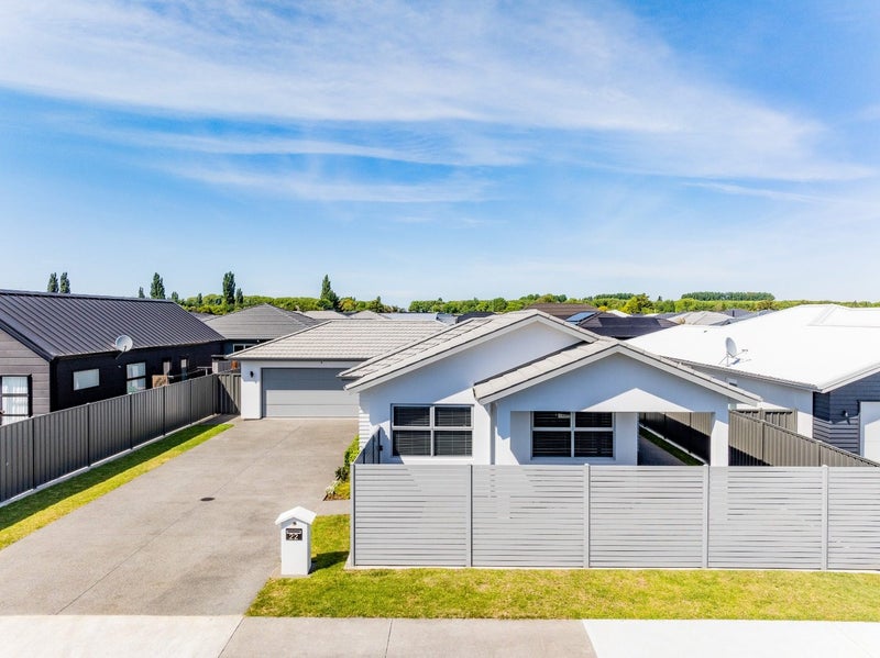22 Young Place, Taradale, Napier - Carousel 1