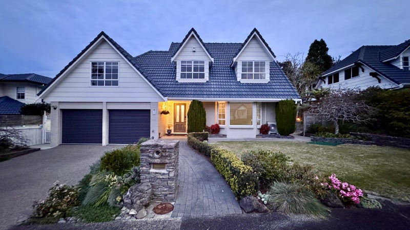 19 Ravenstone Place, Chatswood, Auckland - Carousel 1