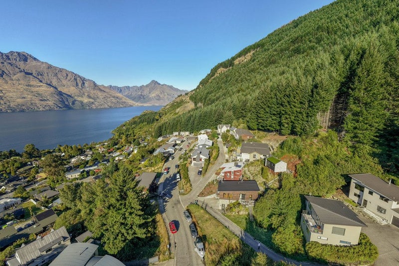 45 Dart Place, Fernhill, Queenstown - Carousel 23