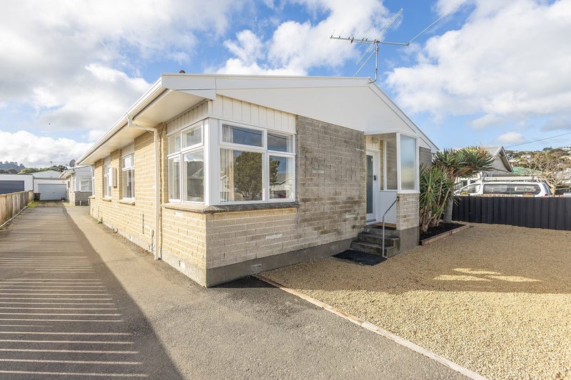 1/27 Byron Street, Miramar, Wellington - Carousel 1