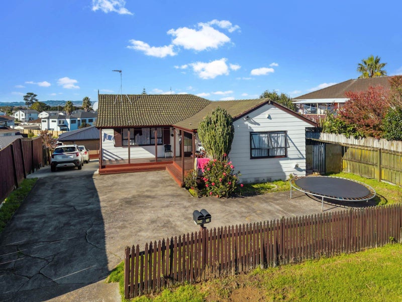 12 Southview Place, Wattle Downs, Auckland - Carousel 2