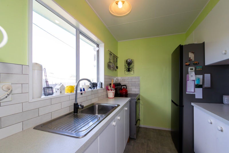 2C BARNARD AVE, MARAENUI, NAPIER - Carousel 2