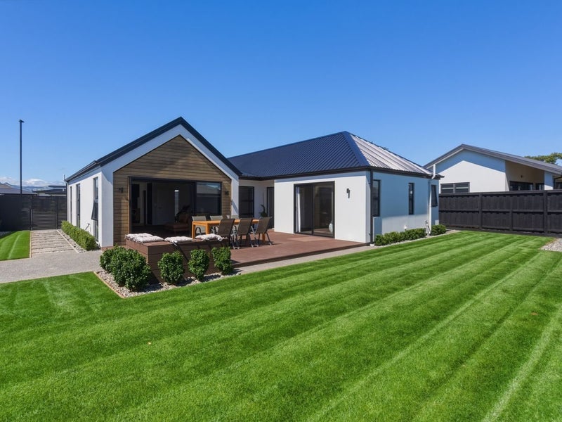 13 Caulfield Crescent, Lincoln, Lincoln - Carousel 1