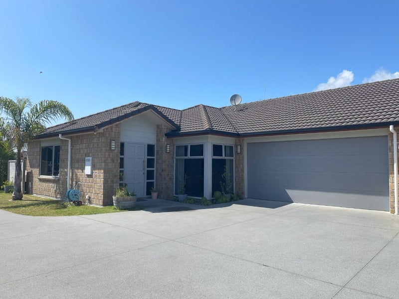 6 Sophies Way, Papamoa Beach, Papamoa - Carousel 1