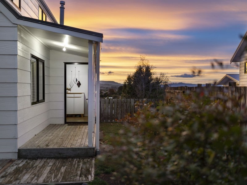 18 Pelorus Street, Welcome Bay, Tauranga - Carousel 1