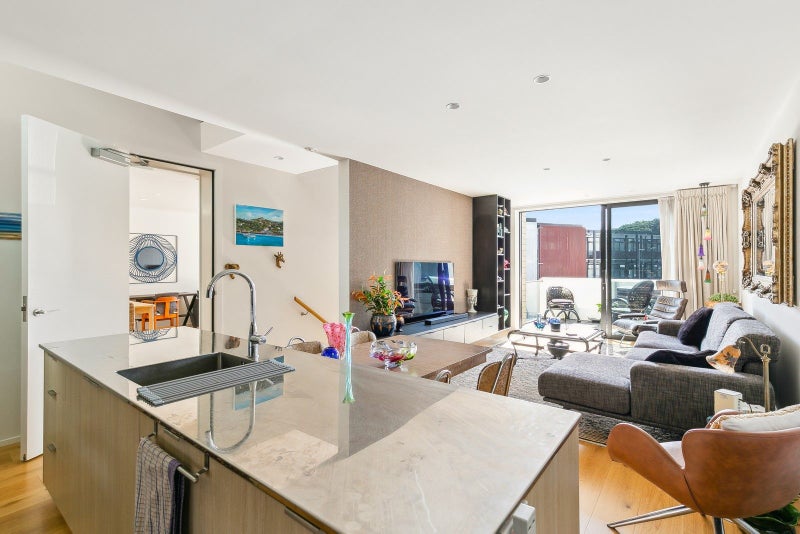 41 Erica Pabst WAY, Island Bay, Wellington - Carousel 1