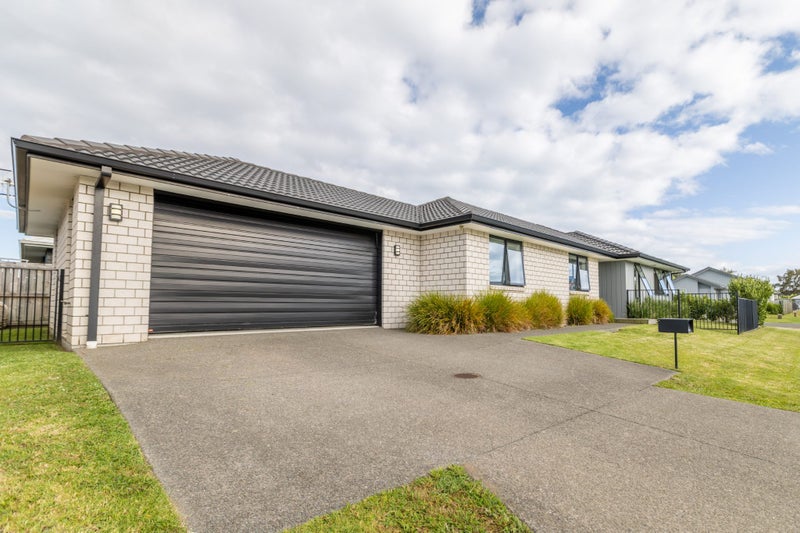 1 FONTANA STREET, Papamoa, Papamoa - Carousel 2