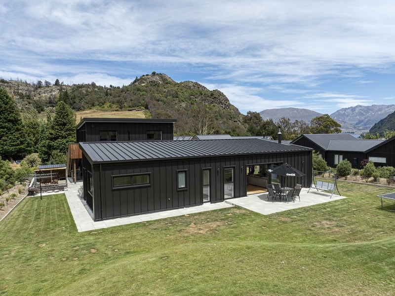 43 Peregrine Falcon Road, Mount Creighton, Queenstown - Carousel 2