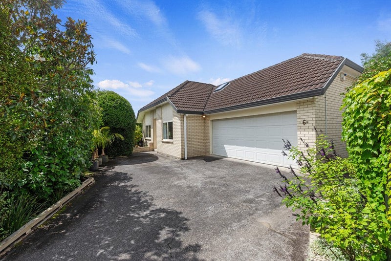 6A Fayette Place, Te Atatu South, Auckland - Carousel 1