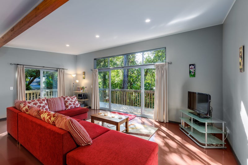 101 Glen Brook Road, Ōmiha, Waiheke Island - Carousel 1