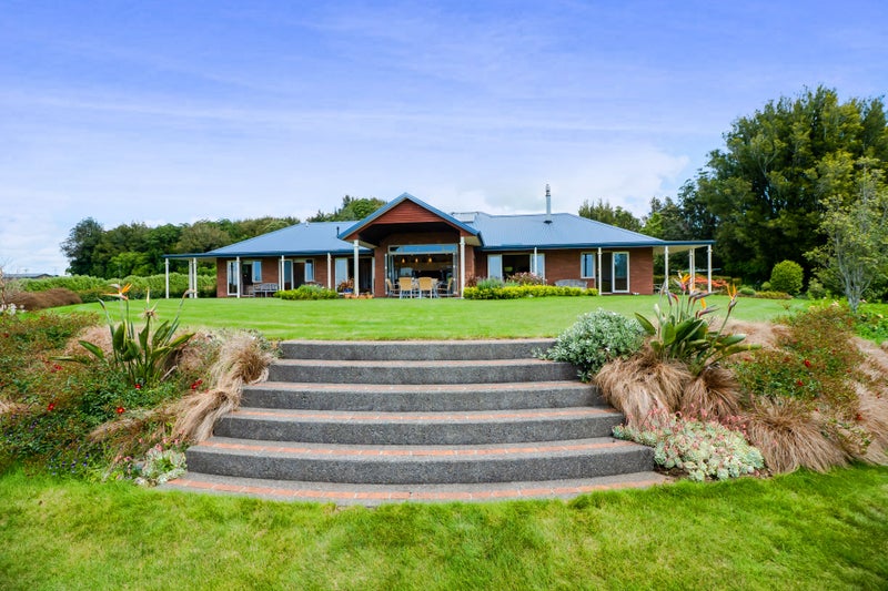 111 Hurworth Road, Hurworth, New Plymouth - Carousel 1