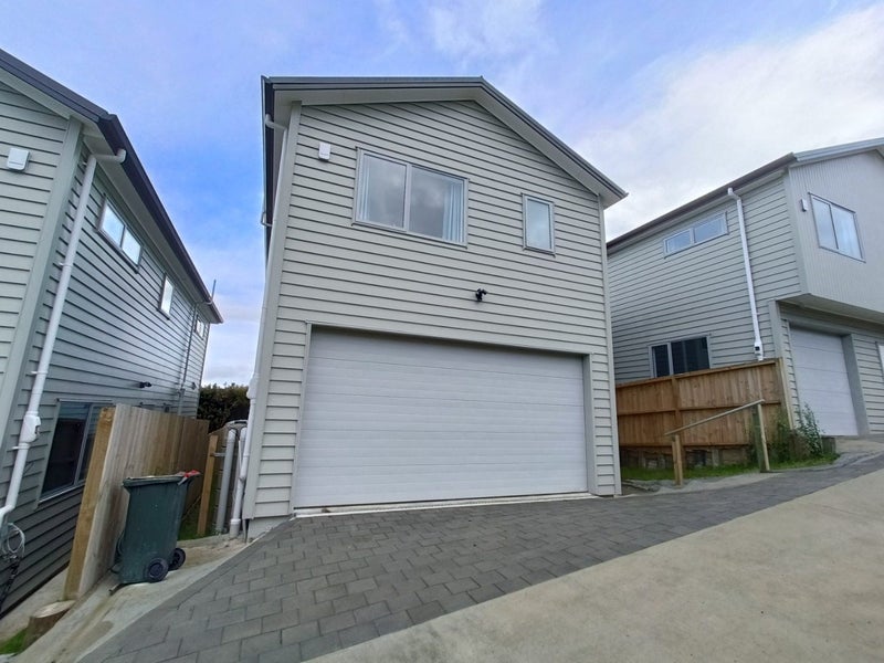 39 Miramar Place, Pakuranga, Auckland - Carousel 1