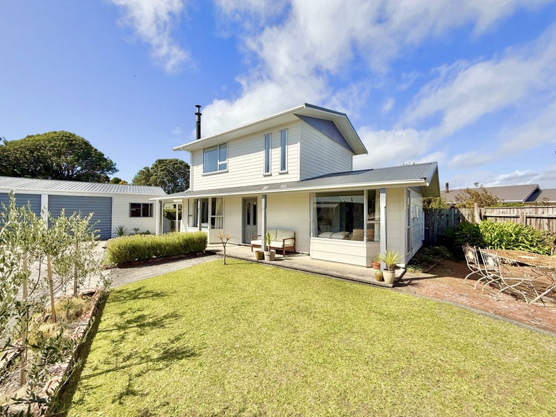 3 Martin Place, Carters Beach, Westport - Carousel 17