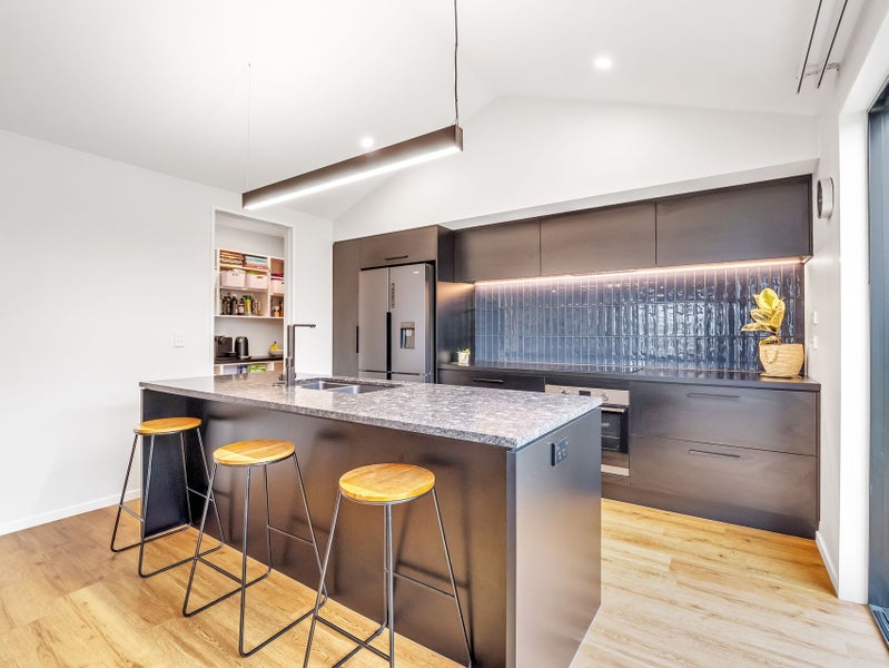 5 Larissa Road, Halswell, Christchurch - Carousel 2