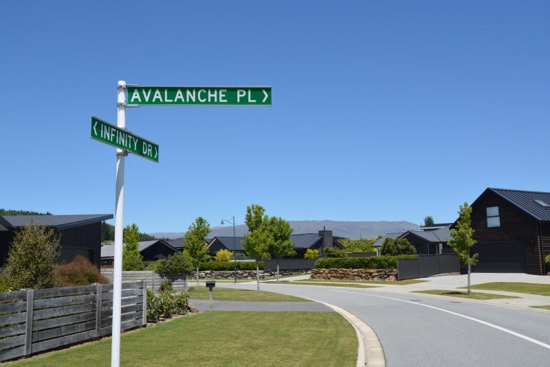 4 Avalanche Place, Wanaka - Carousel 47