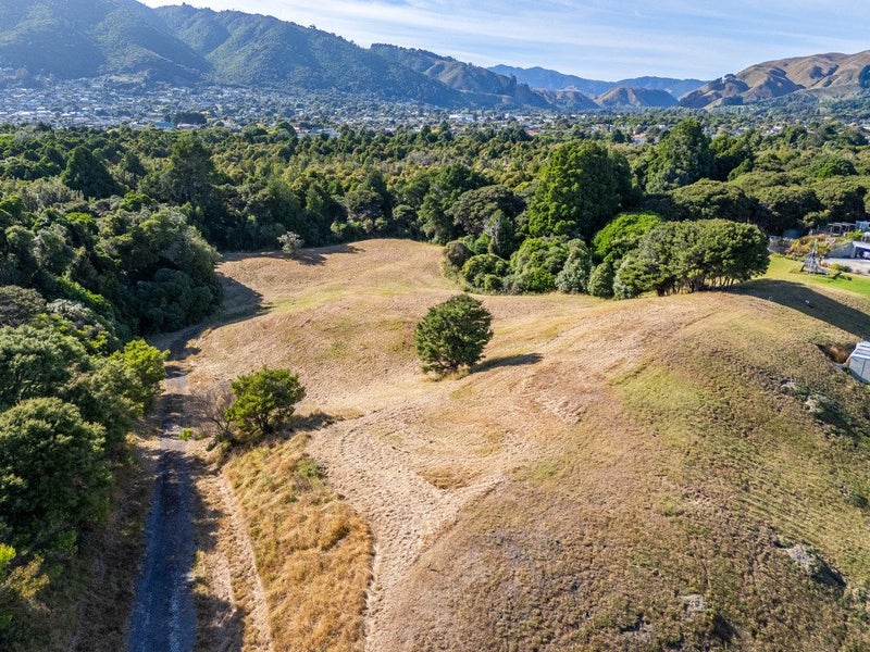 17 Jacks Bush Road, Waikanae - Carousel 2
