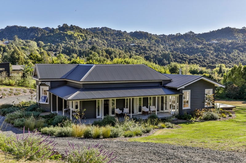 813 West Coast Road, Oratia, Auckland - Carousel 1