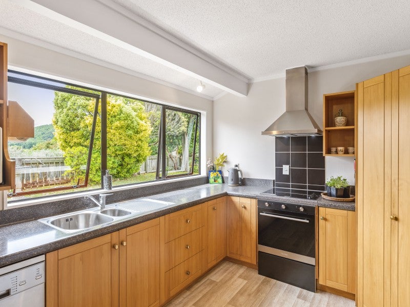 14 Chilton Drive, Paraparaumu, Paraparaumu - Carousel 2