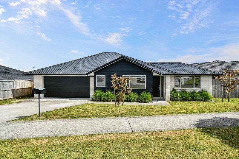 5 Leathem Crescent, Pokeno - Carousel 1