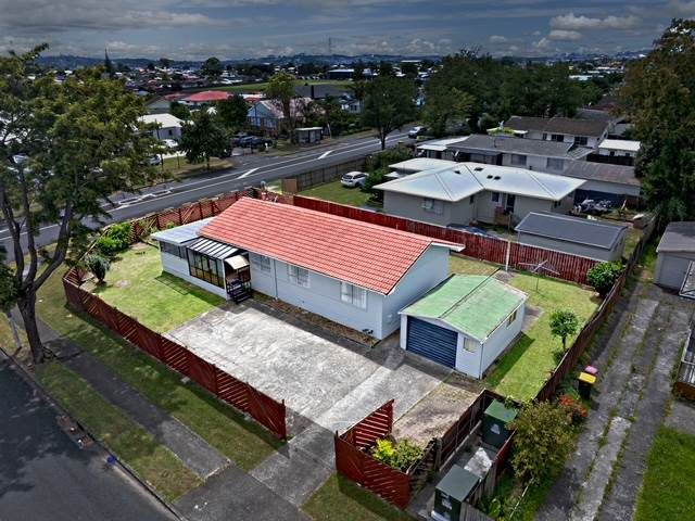 29 Sandrine Avenue, Clover Park, Auckland - Carousel 1