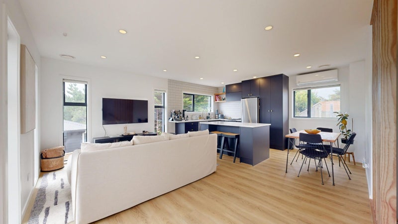 8 Atlanta Grove, Brooklyn, Wellington - Carousel 1