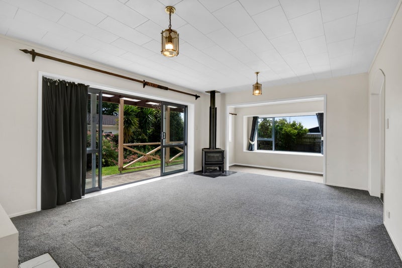 8 Farnham Place, Bell Block, New Plymouth - Carousel 2