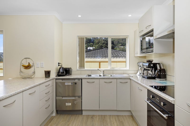 102A Strathmore Avenue, Strathmore Park, Wellington - Carousel 2