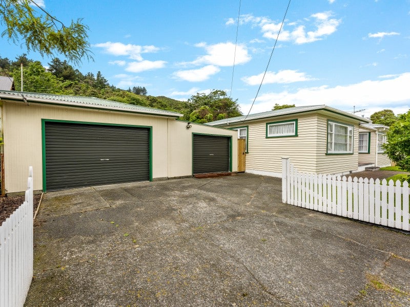 33 Peel Place, Wainuiomata, Lower Hutt - Carousel 23