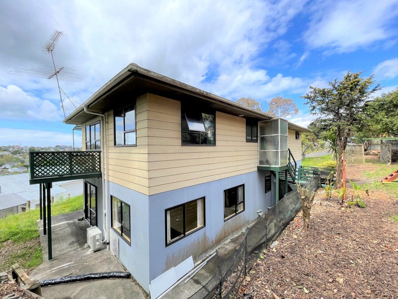 21 Theban Place, Totara Vale, Auckland - Carousel 1