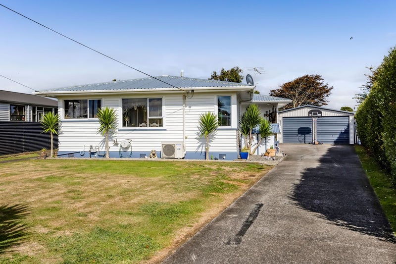 15 Bone Crescent, Hawera - Carousel 30