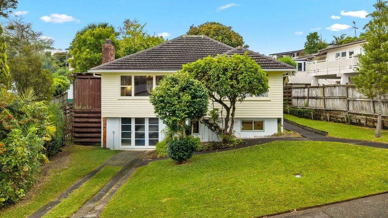 15 Rosecamp Road, Beach Haven, Auckland - Carousel 1