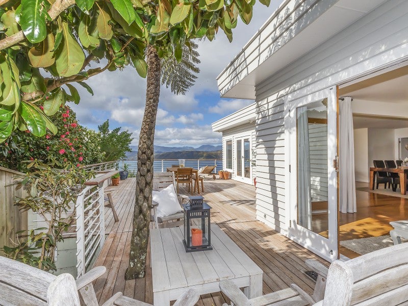 61 Seatoun Heights Rd, Seatoun, Wellington - Carousel 1