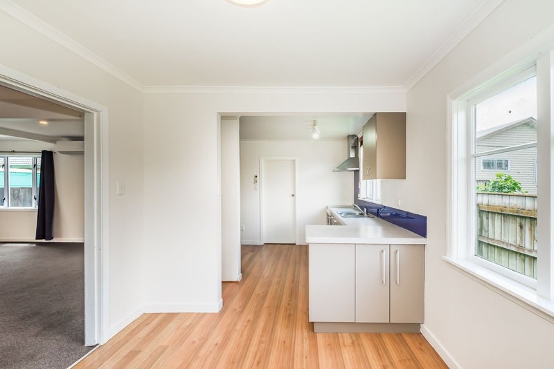 4 Eatwell Avenue, Paraparaumu Beach, Paraparaumu - Carousel 2