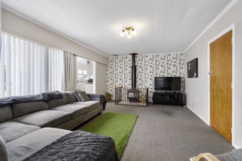 3 Blenheim Place, Vogeltown, New Plymouth - Carousel 2