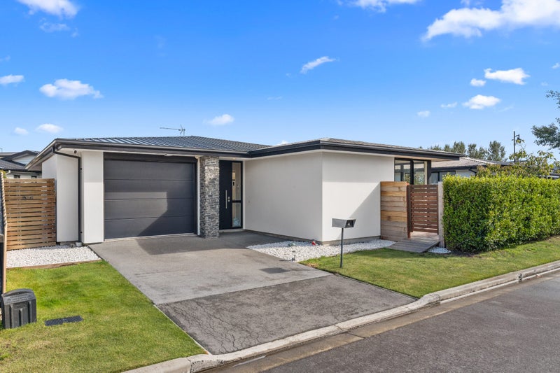 4 Ader Close, Halswell, Christchurch - Carousel 1