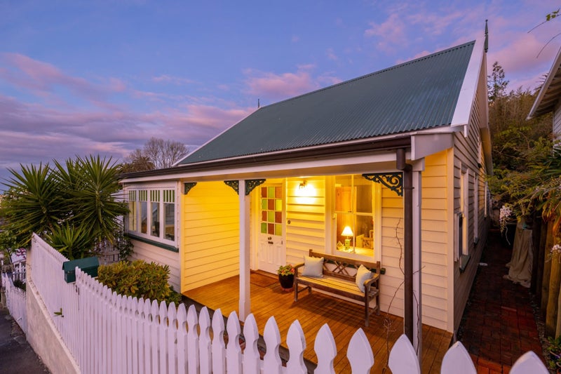 31 Russell Street, Stepneyville, Nelson - Carousel 1