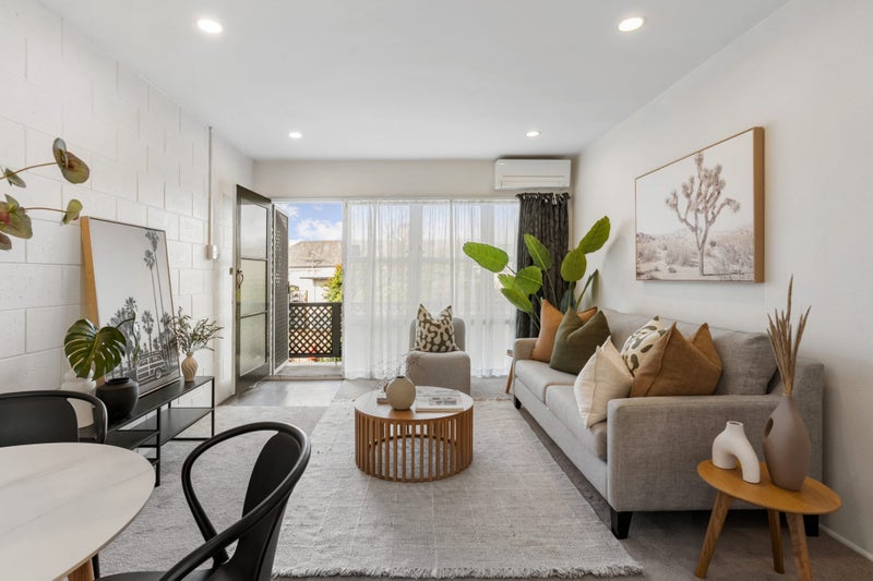 4/11 Tawera Road, Greenlane, Auckland - Carousel 1