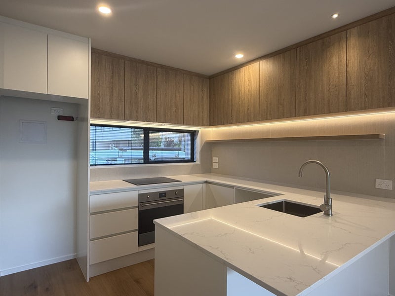 2/192 Hills Road, Edgeware, Christchurch - Carousel 2